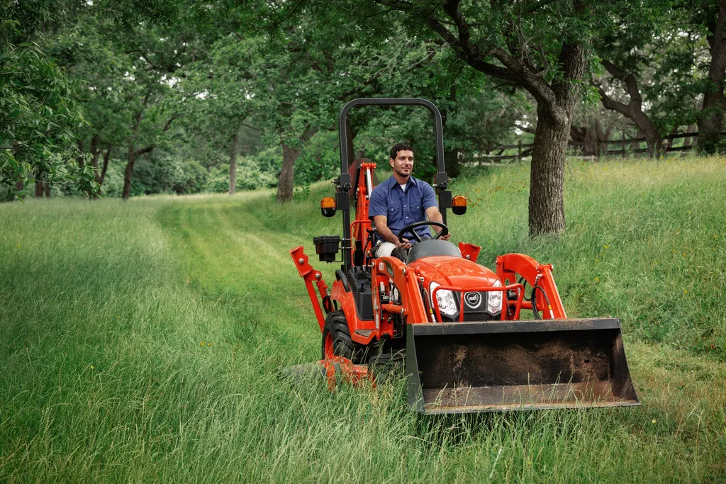 KIOTI CS2520H tractor, ROPS configuration