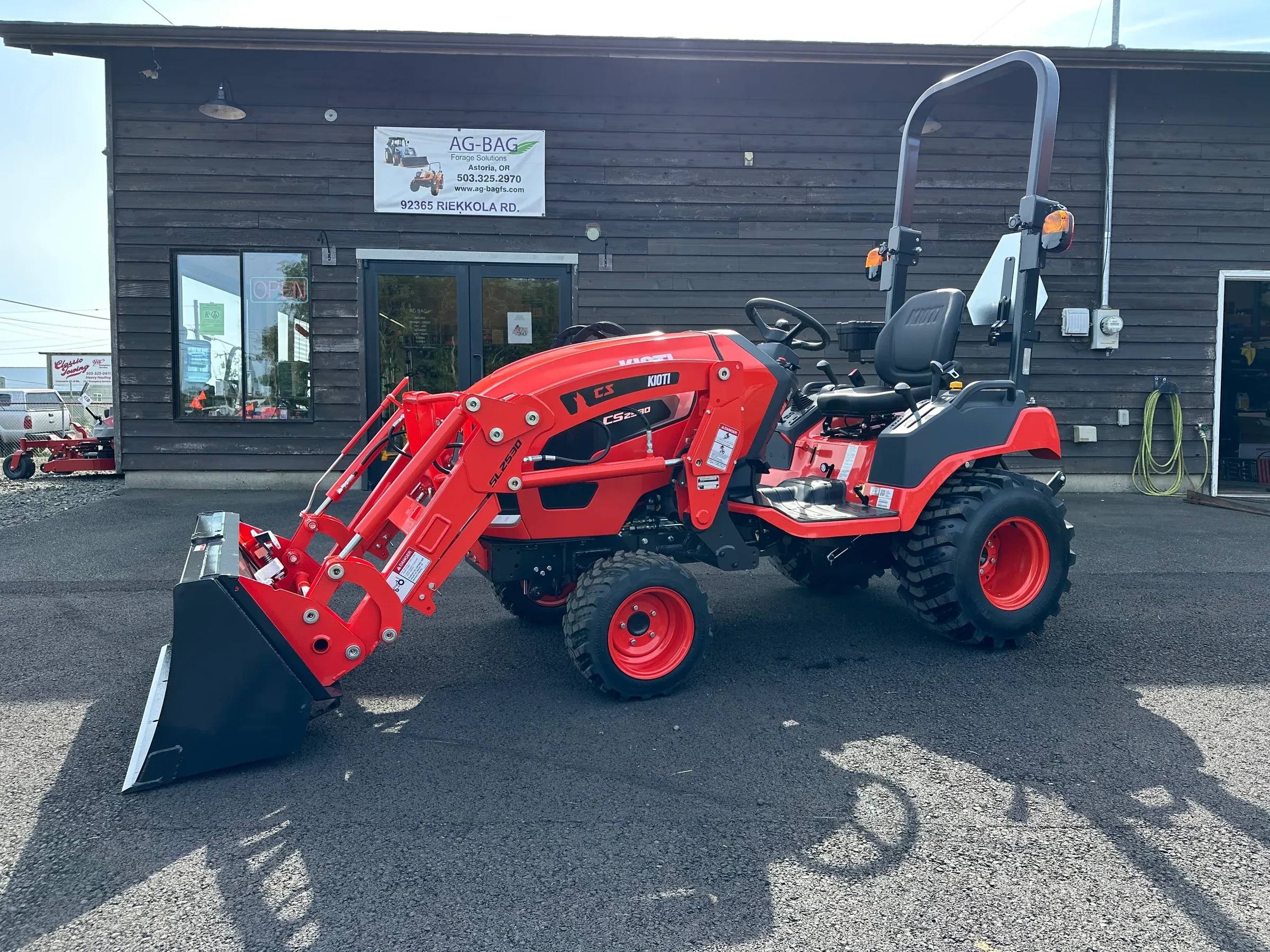 KIOTI CS2530H tractor photographed at AG-BAG
