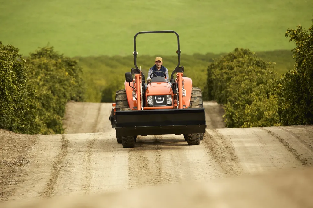 KIOTI RX7320 tractor, ROPS configuration